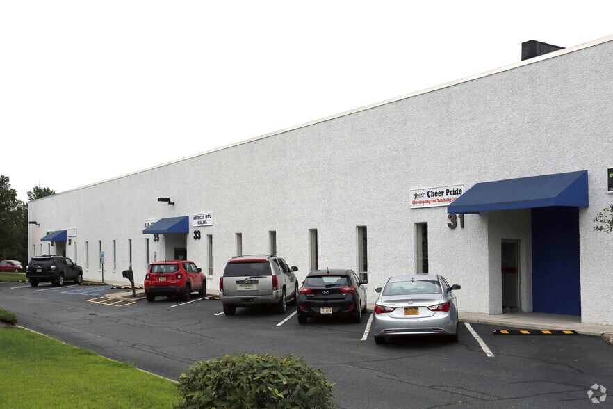 More Photos Of 17-39 Leslie Ct, Whippany Warehouse For Lease