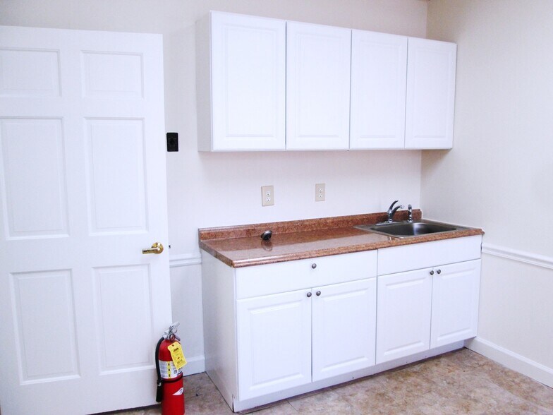 More Photos Of 3867 Holcomb Bridge Rd, Peachtree Corners Office For Lease