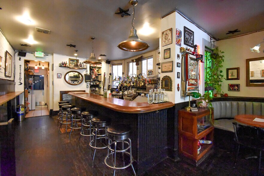 More Photos Of 2337 18th St NW, Washington Storefront Retail Residential For Lease