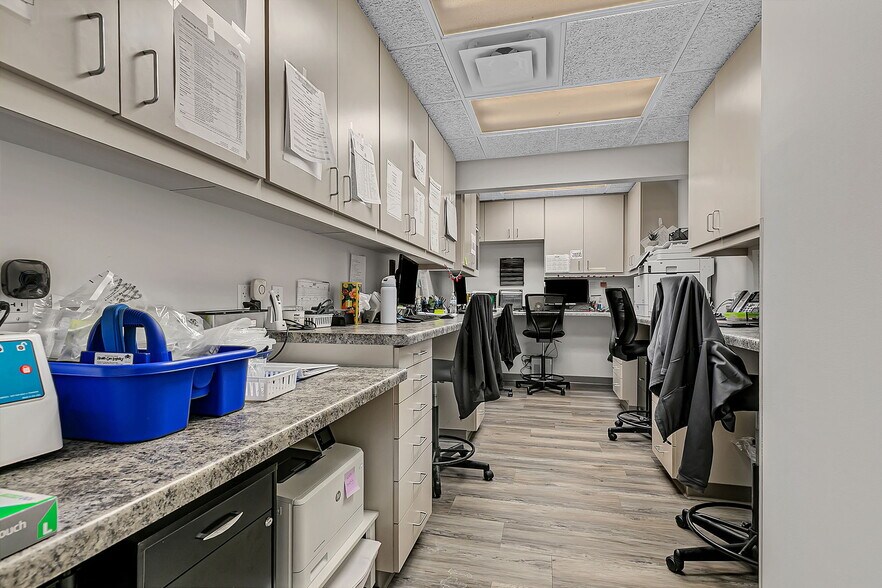 More Photos Of 1511 Northway Dr, Saint Cloud Medical For Sale