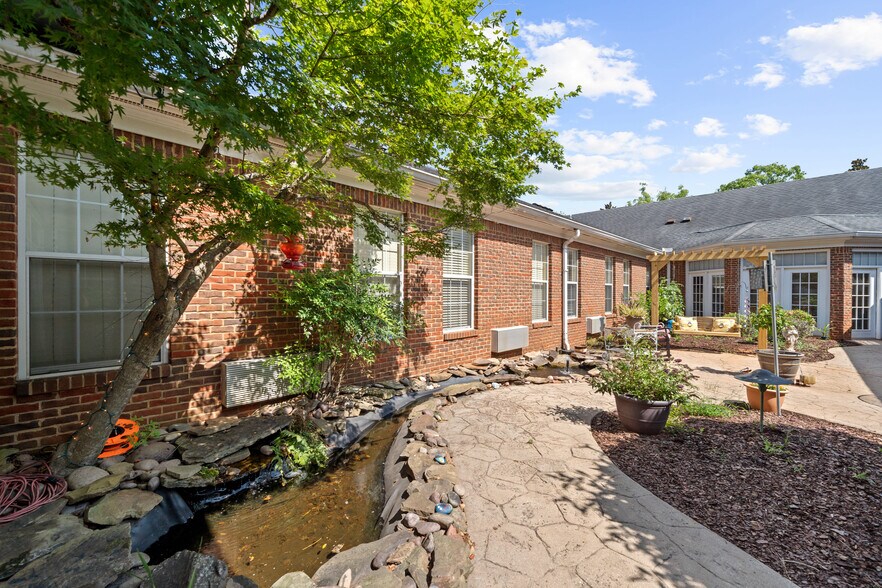 More Photos Of 10171 Papa George St, Daphne Congregate Senior Housing For Sale