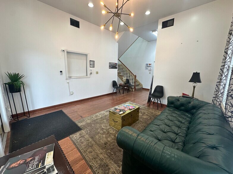 More Photos Of 22 Garlington Rd, Greenville Office For Lease