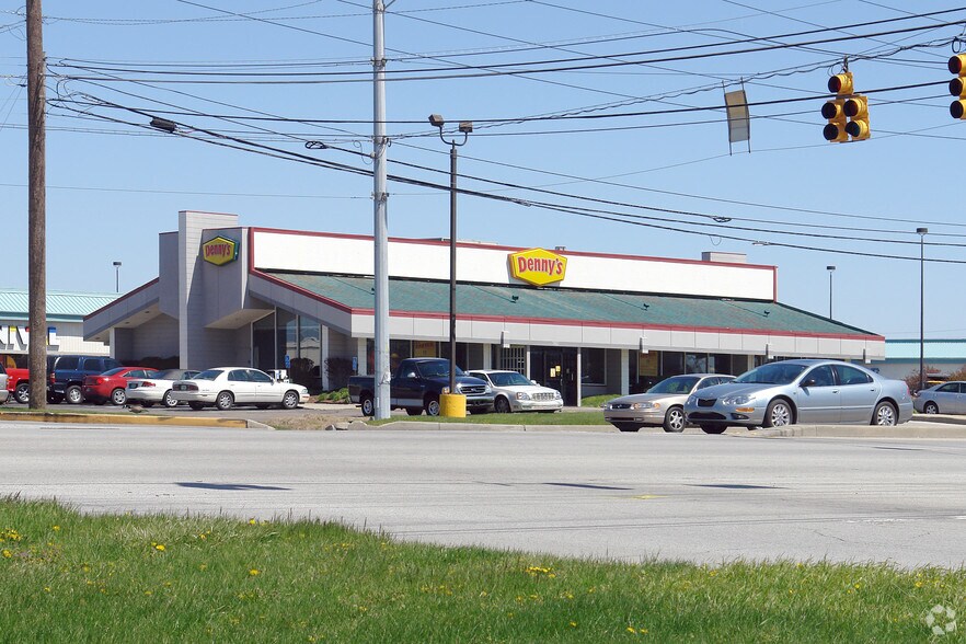 More Photos Of 6288 E 82nd St, Indianapolis Restaurant For Lease