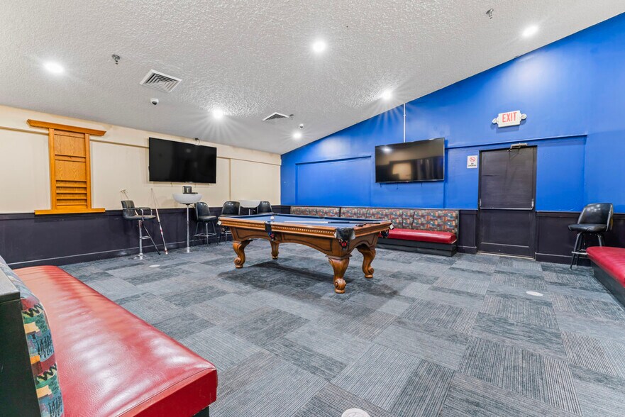 More Photos Of 5425 N Henry Blvd, Stockbridge Restaurant For Lease