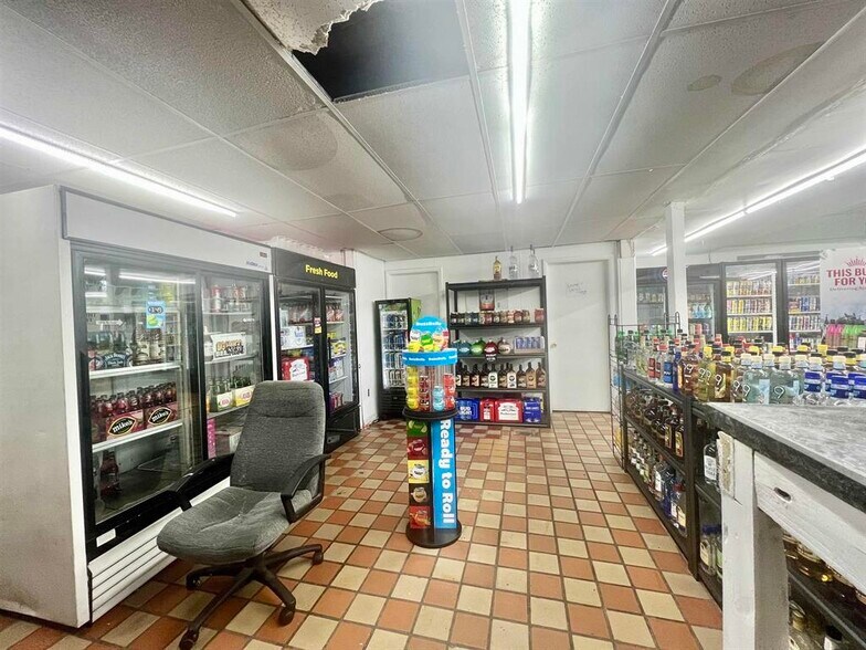 More Photos Of 3000 Winchester Ave, Ashland Storefront For Sale