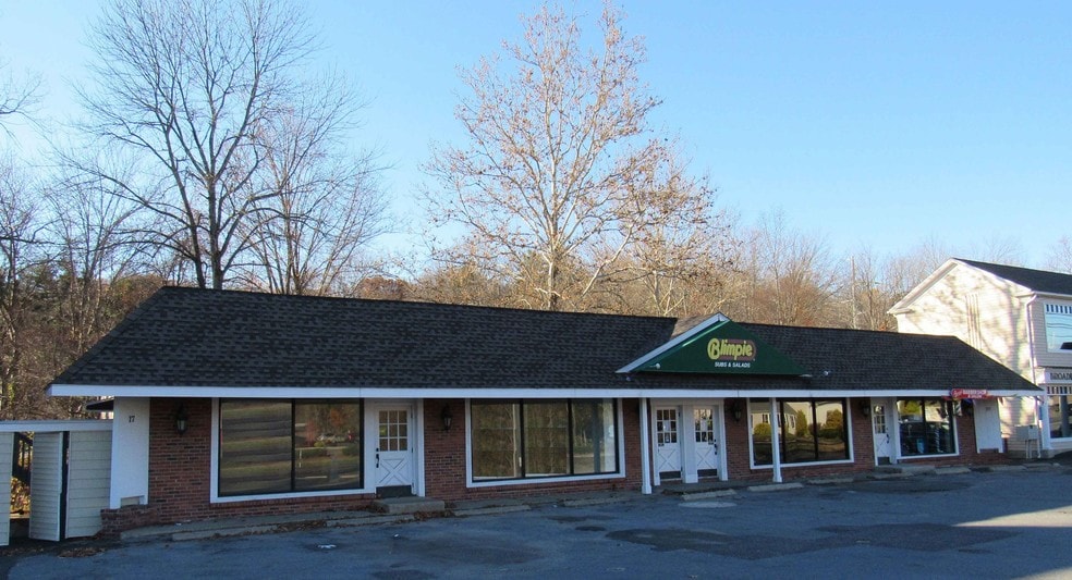 More Photos Of 17 Danbury Rd, Wilton Freestanding For Lease