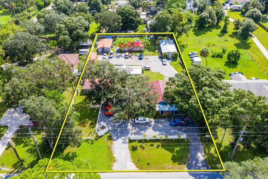 More Photos Of 2609 45th St E, Bradenton Apartments For Sale