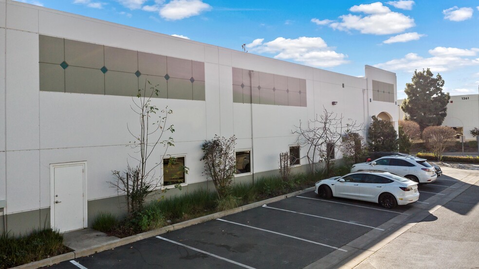More Photos Of 1250 Mountain View Cir, Azusa Office For Sale