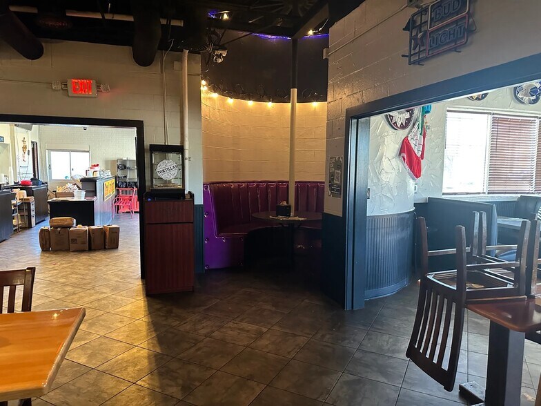 More Photos Of 2801 S 1st St, Abilene Fast Food For Sale