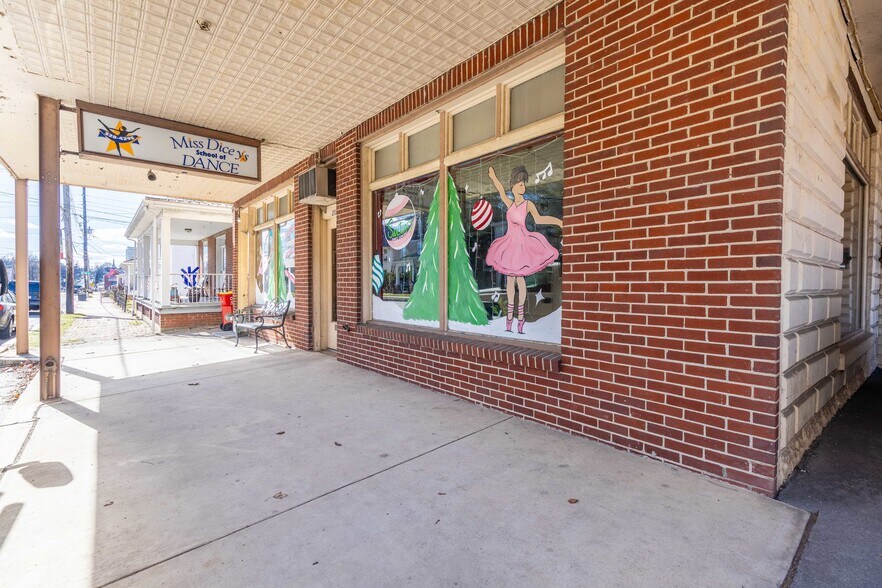 More Photos Of 232 N Main St, Mercersburg Storefront Retail Residential For Sale