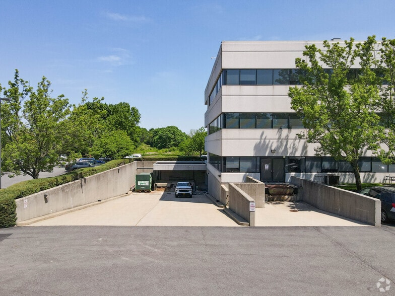 More Photos Of 155 Pinelawn Rd, Melville Office For Lease
