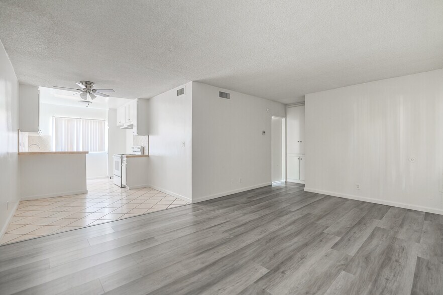 More Photos Of 6121 Woodman Ave, Van Nuys Apartments For Sale