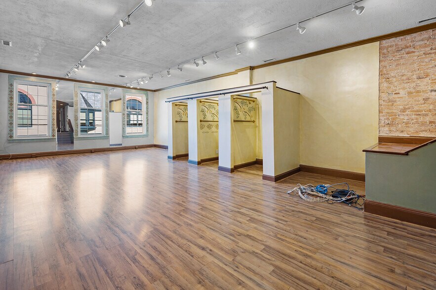 More Photos Of 43 Main St, Clinton Township Storefront For Sale