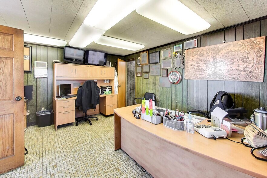 More Photos Of 325 W Roosevelt Rd, Villa Park Auto Repair For Sale