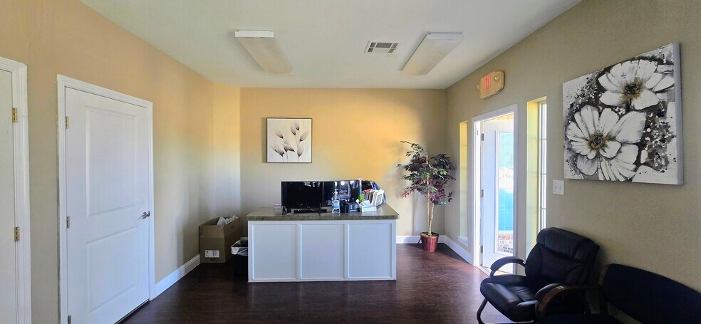 More Photos Of 1205 Bent Oaks Ct, Denton Office For Sale