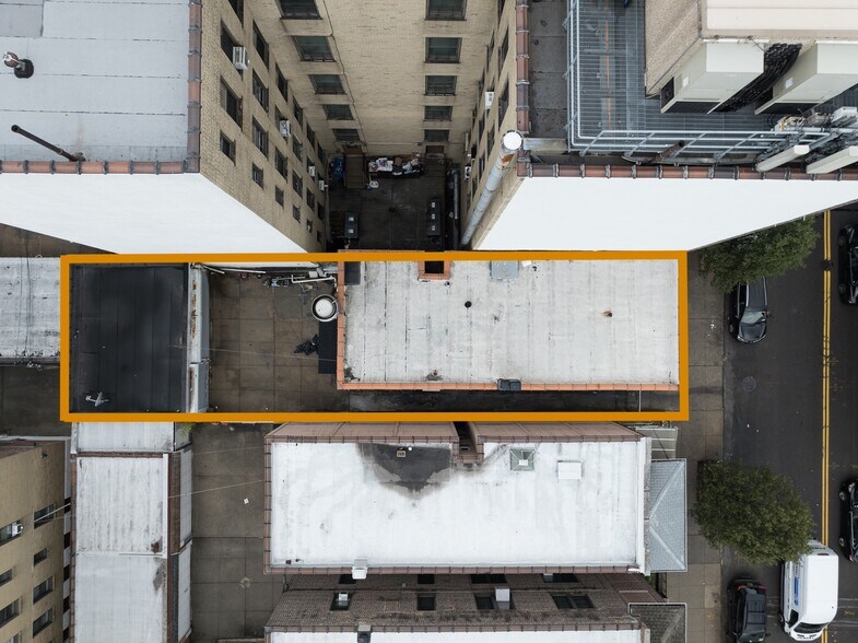 More Photos Of 3310 28th Ave, Astoria General Retail For Sale