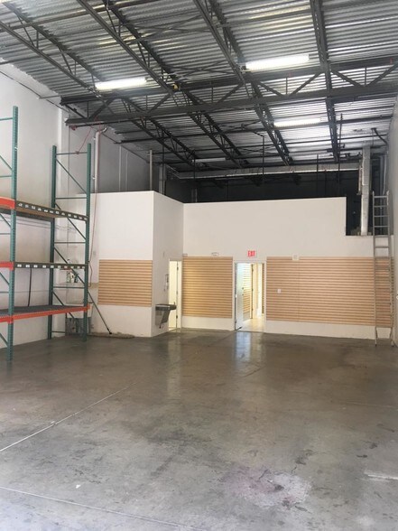 More Photos Of 10388 State Road 84, Davie Warehouse For Lease