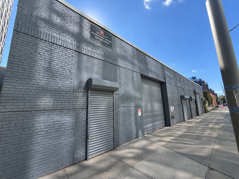 Primary Photo Of 26-31 1st St, Astoria Warehouse For Lease