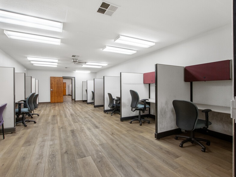 More Photos Of 2345 W Glendale Ave, Phoenix Medical For Lease
