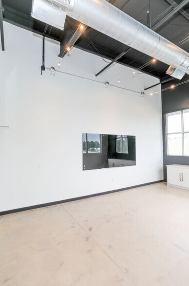 More Photos Of 525 Woodland Square Blvd, Conroe Coworking Space