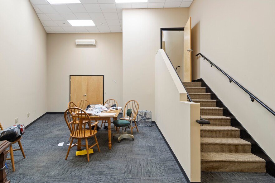 More Photos Of 1690 Roberts Blvd, Kennesaw Warehouse For Sale