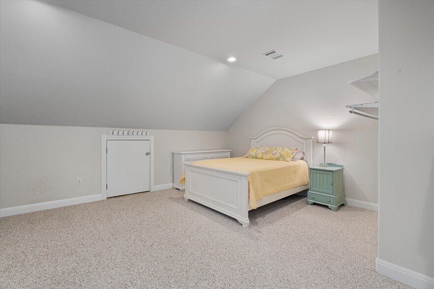 More Photos Of 1092 FM 3000, Elgin Specialty For Sale
