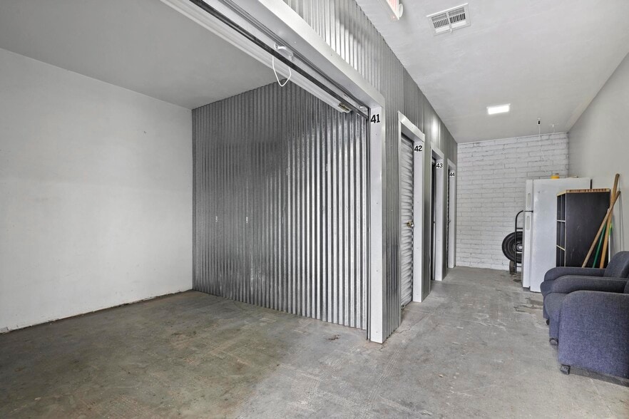 More Photos Of 104 W Phoenix St, Payson Industrial For Sale