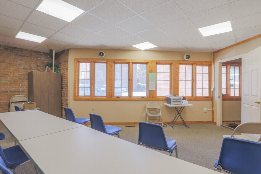 More Photos Of 113 Court St, Pickens Office For Sale
