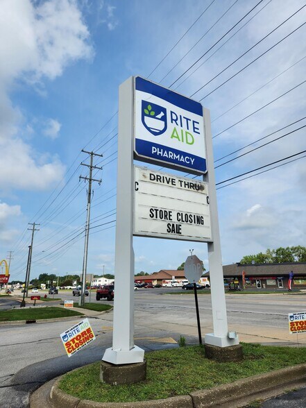 Primary Photo Of 3880 E Wilder Rd, Bay City Drugstore For Lease