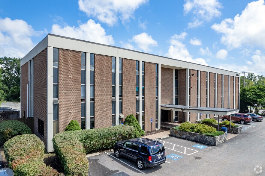 More Photos Of 1145 Reservoir Ave, Cranston Medical For Lease