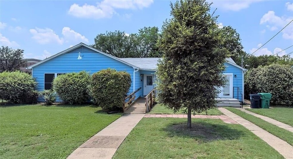 Primary Photo Of 503 Bolivar St, Denton Freestanding For Sale