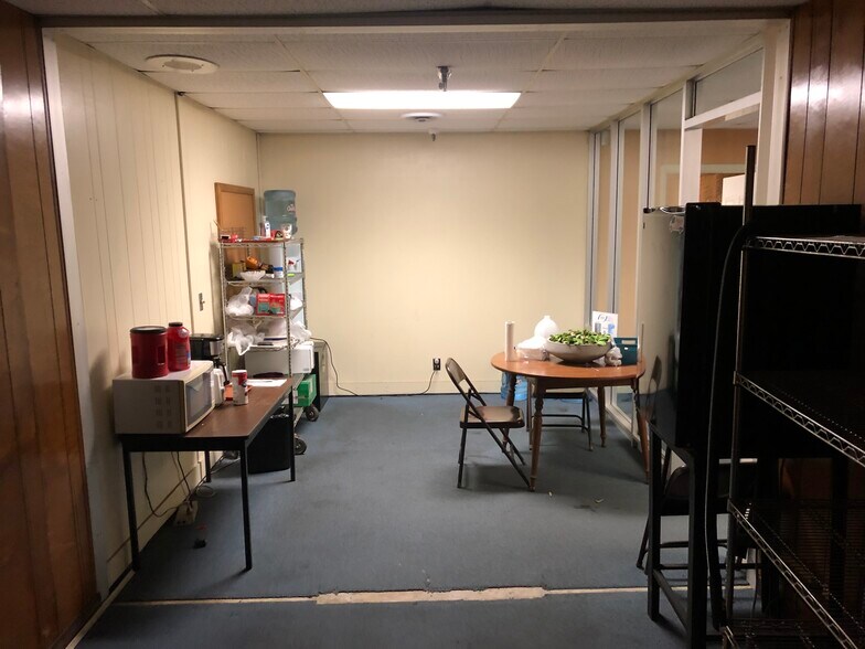 More Photos Of 398 Vinita Allen Rd, Atoka Warehouse For Lease