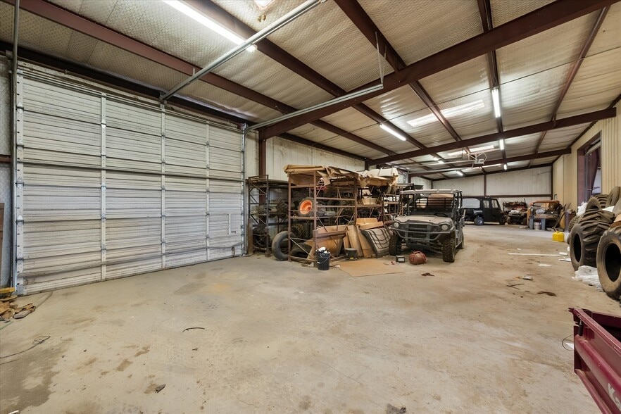 More Photos Of 3151 Int 45 E hwy, Corsicana Warehouse For Sale
