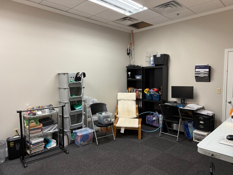 More Photos Of 120 Arnold Mill Park, Woodstock Light Distribution For Lease