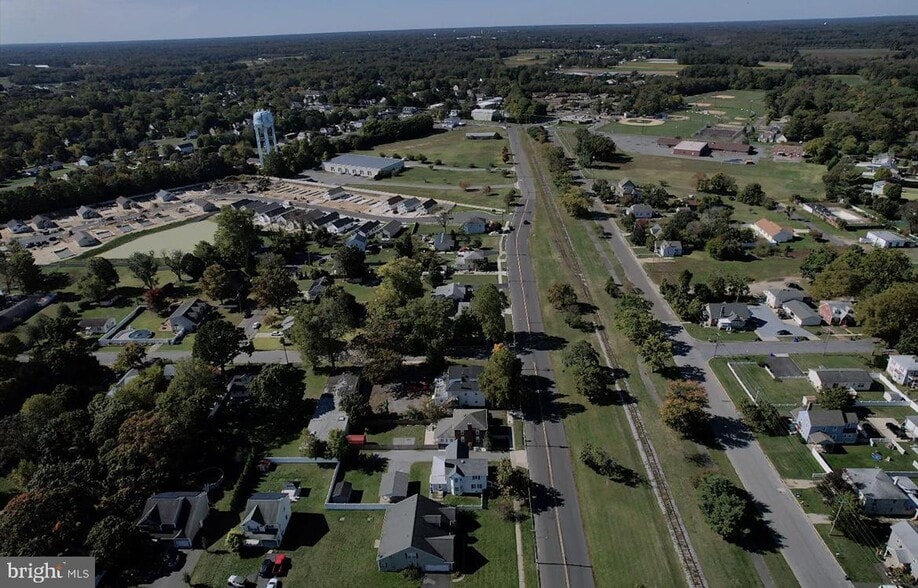 More Photos Of 407 S West Blvd, Landisville Warehouse For Lease