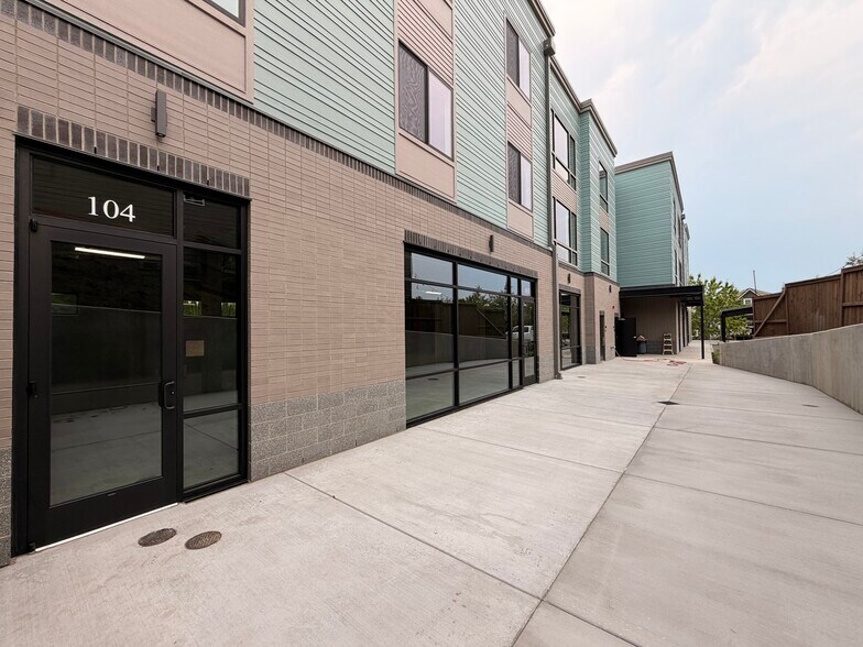 More Photos Of 7650 NW 170th Ave, Portland General Retail For Lease