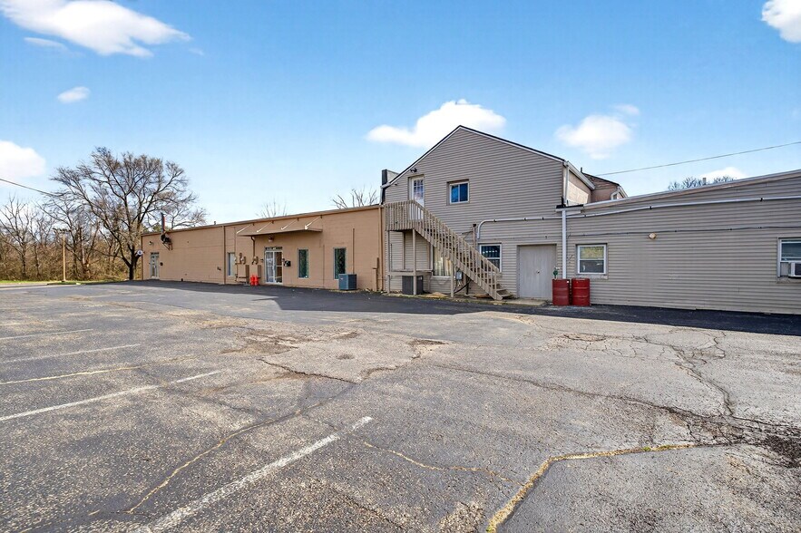 More Photos Of 1340-1350 N Fairfield Rd, Dayton Office For Sale