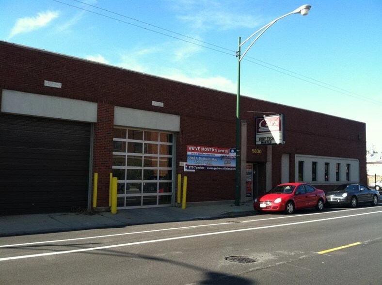 Primary Photo Of 5830 N Northwest Hwy, Chicago Auto Repair For Sale