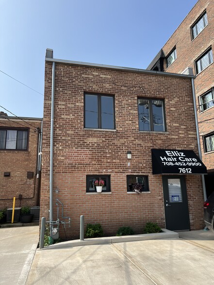 More Photos Of 7612 W North Ave, Elmwood Park Office For Lease