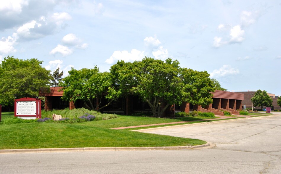 More Photos Of 411 Business Center Dr, Mount Prospect Office For Lease