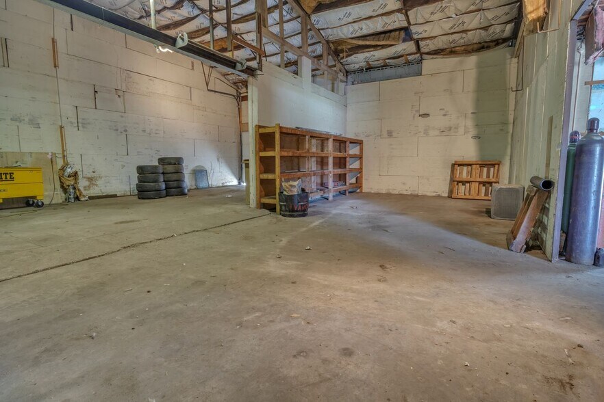 More Photos Of 1100 N Main St, Mount Vernon Industrial For Sale