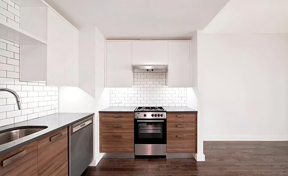 More Photos Of 186 Greenpoint Ave, Brooklyn Apartments For Lease