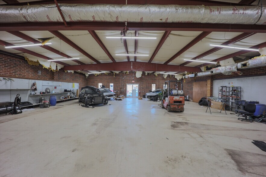 More Photos Of 510 Morgan Mill Rd, Monroe Freestanding For Sale