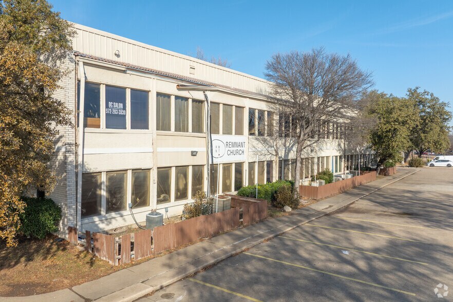 More Photos Of 2304 Oak Ln, Grand Prairie Office For Sale