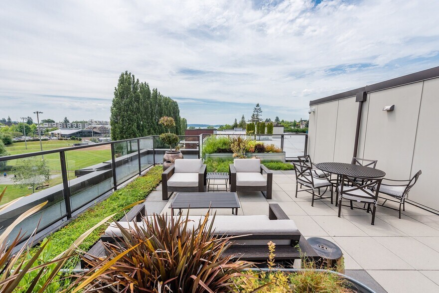 More Photos Of 324 Central Way, Kirkland Apartments For Lease