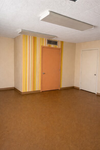 More Photos Of 1152 Court St, Clearwater Freestanding For Sale
