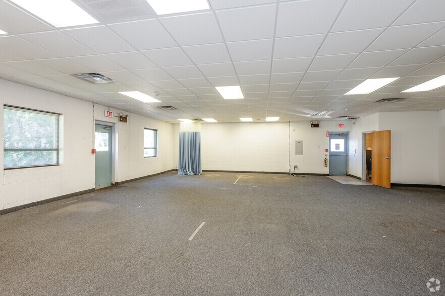 More Photos Of 30 Benefit St, Warwick Medical For Sale