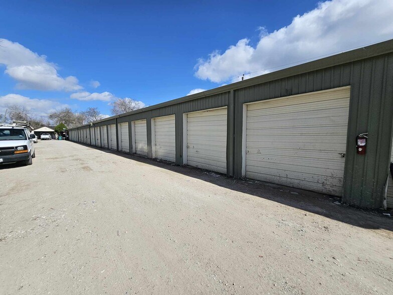 Primary Photo Of 1502 1/2 Jenkins Rd, Pasadena Self Storage For Sale