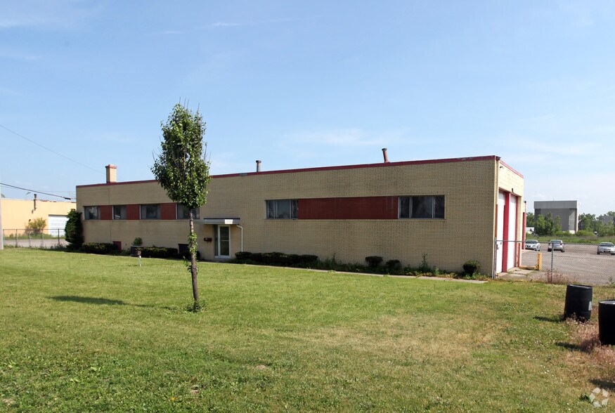 Primary Photo Of 3365 Broadway St, Cheektowaga Truck Terminal For Sale