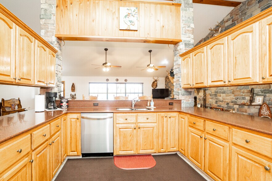 More Photos Of 8600 NE 147th Avenue Rd, Silver Springs Lodge Meeting Hall For Sale